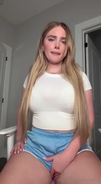 Anna Kopf Sticks Fingers In Gaming Chair