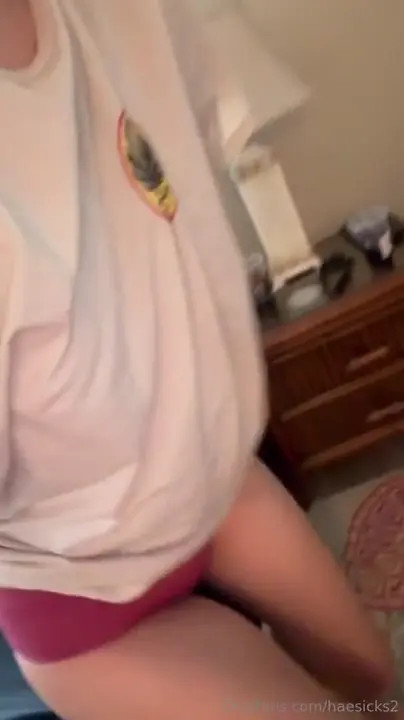 Haesicks Teases And Strips While Preparing For The Day