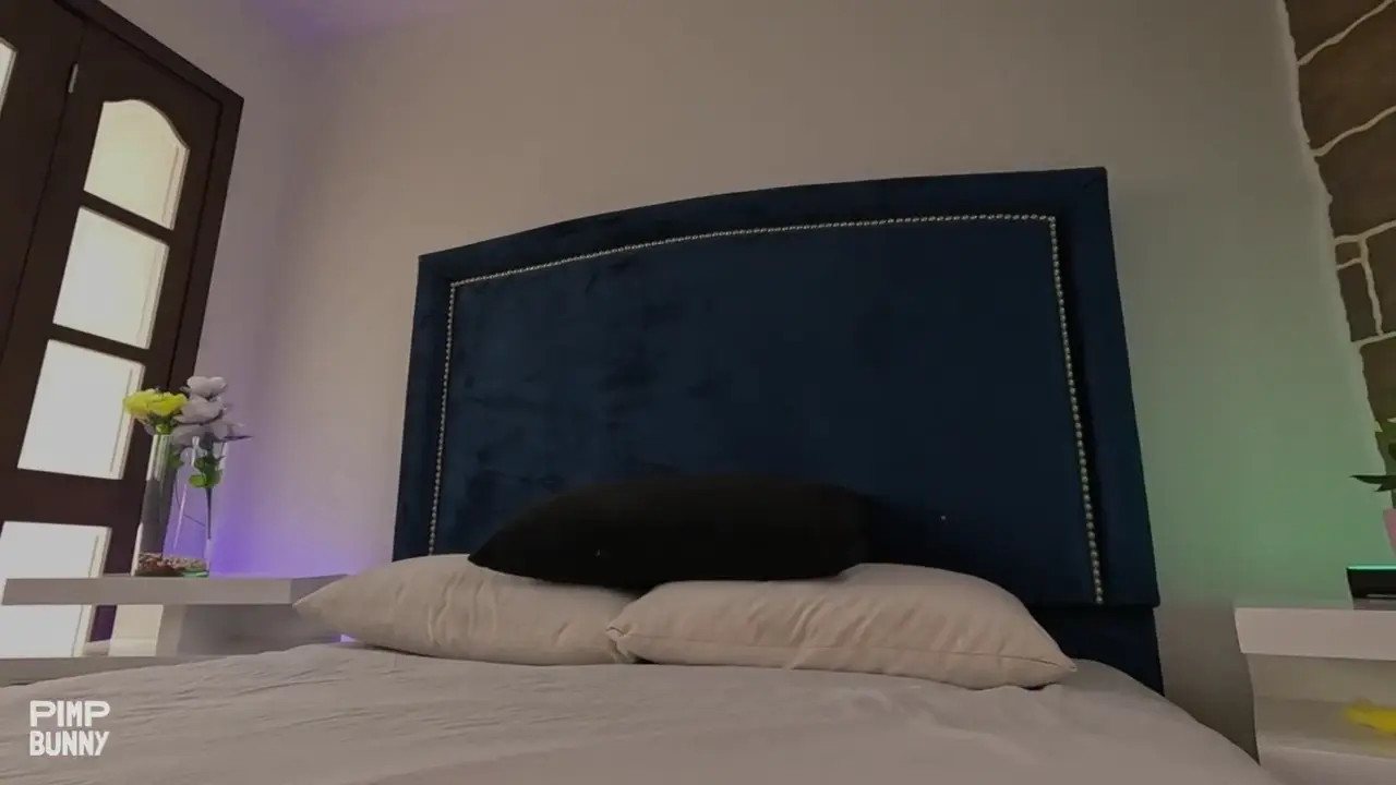 Anna Ralphs Intimate Striptease: Tattoos & Jeans Uncensored 2026  