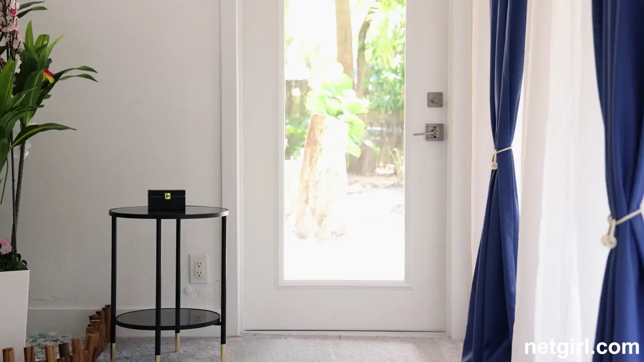 Monica.Minx Receives A Facial After Casting - ePornLeak