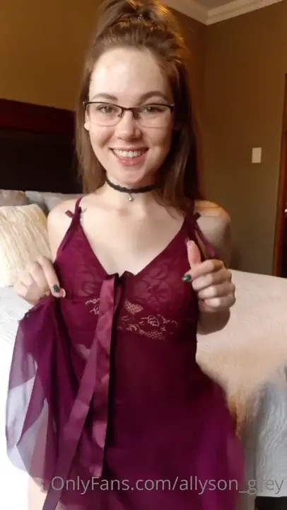 Allyson_Grey Fucks A Dildo With Spread Legs