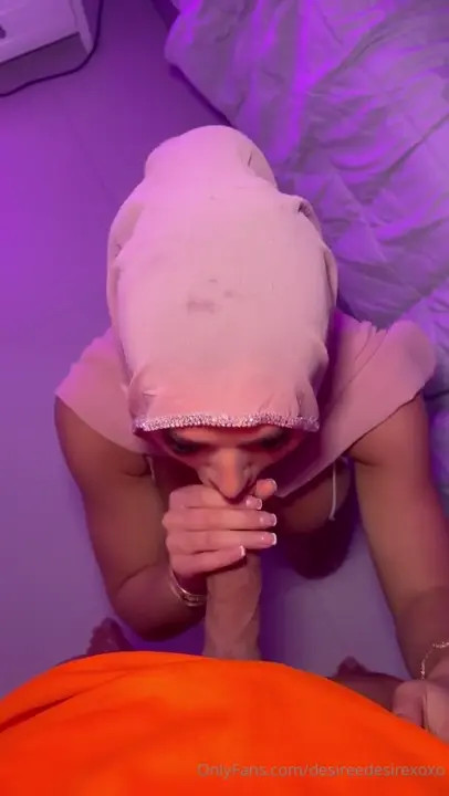 Desireedesirexoxo Gets Railed Wearing A Hijab