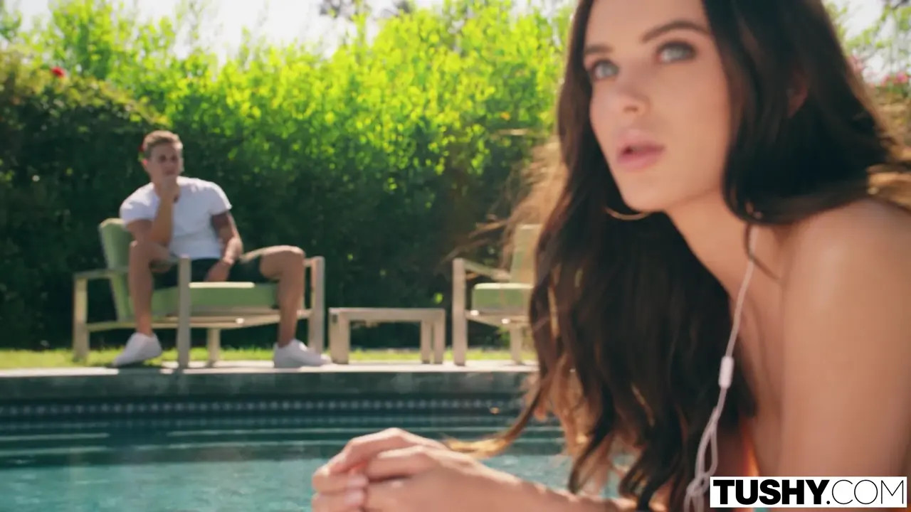 Lana Rhoades Gets Her Ass Gaped By A Big Dick