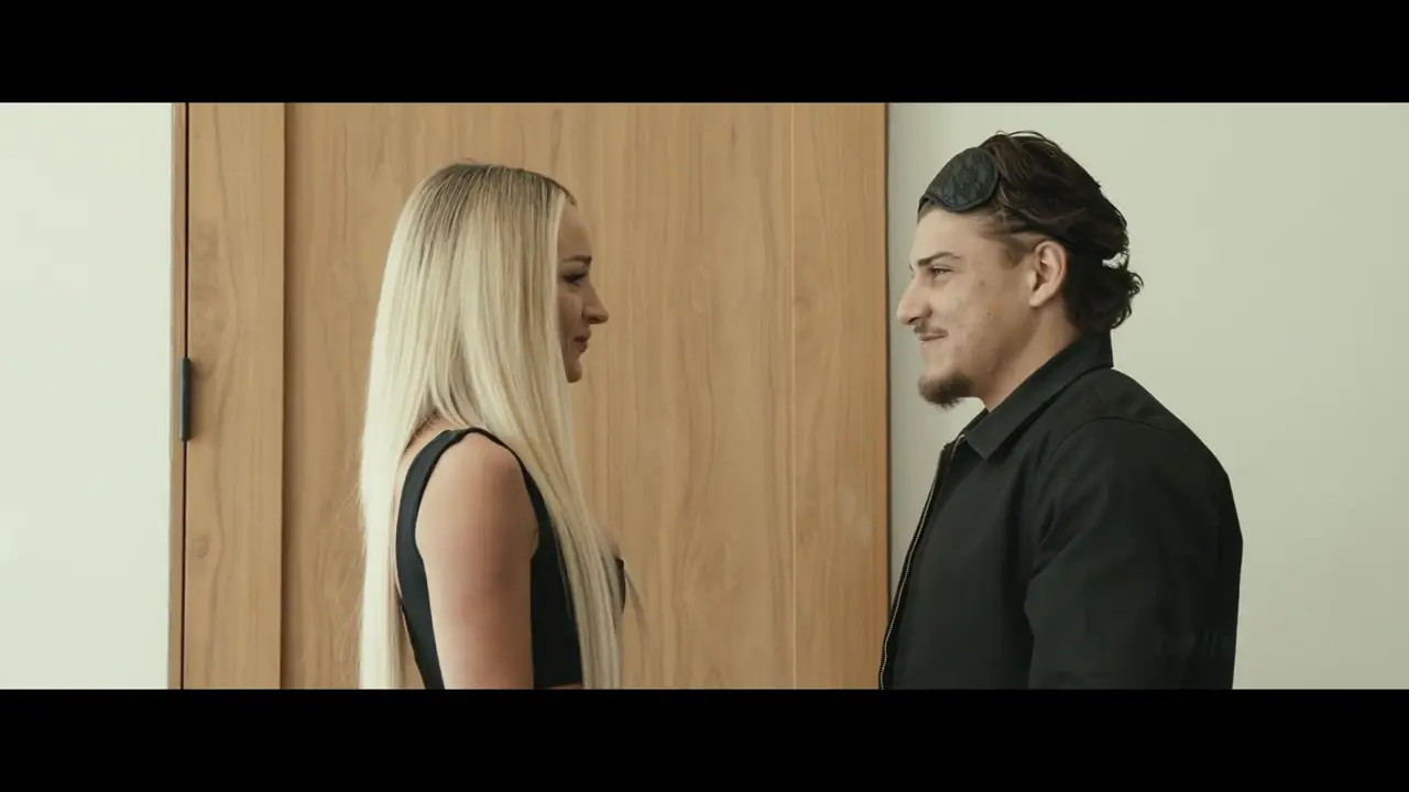 August Skye, Ava Amira, EllaReesexxx, MeaganMoorexo Orgy With 5 Girls