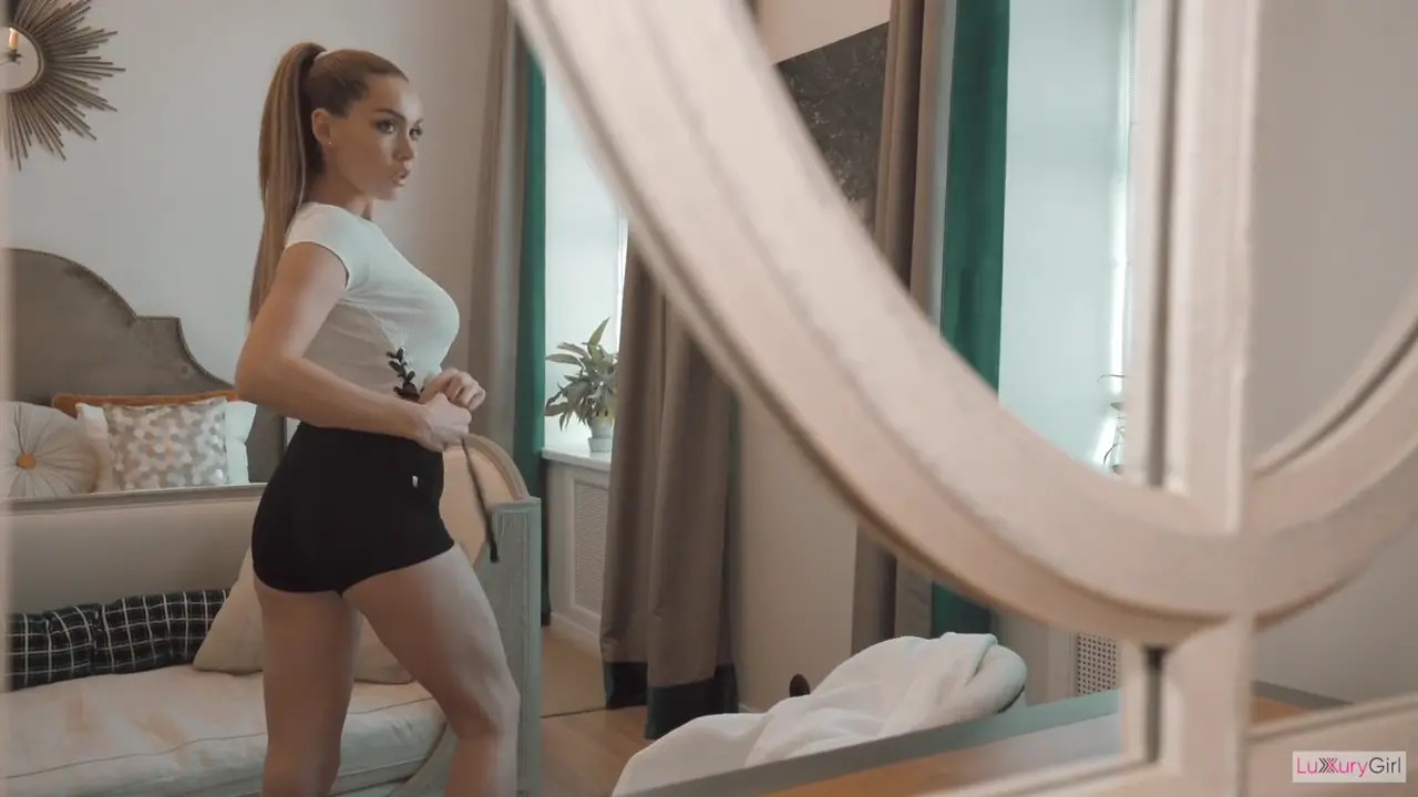 Luxurygirl_Xxx Gets Fucked Hard Doggy Style - ePornLeak