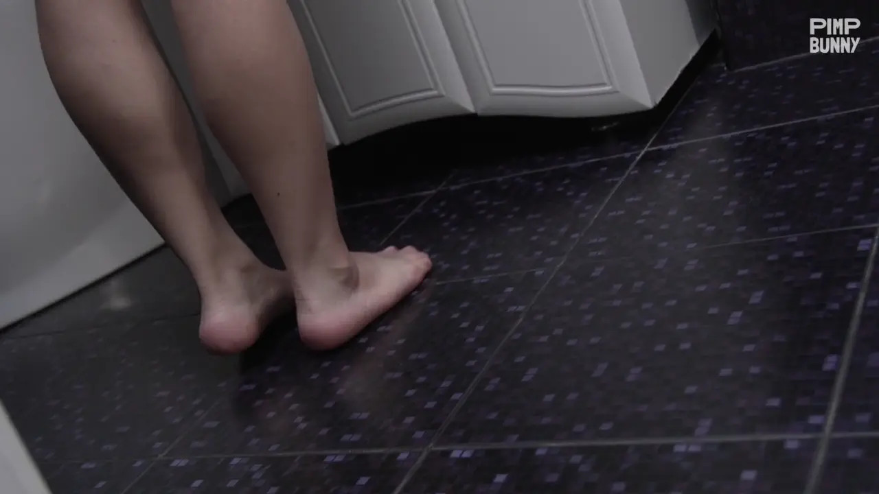 My Hot Lover Caught Up With Me In The Bathroom - ePornLeak