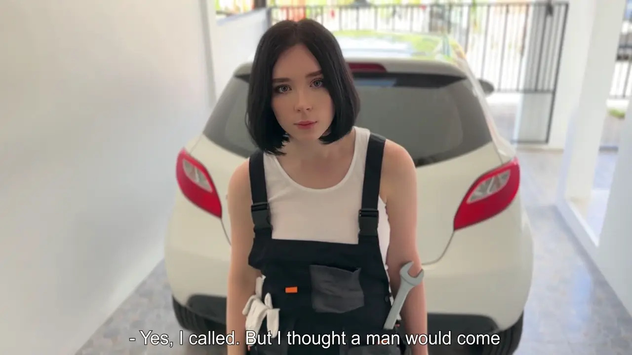 Auto Mechanic Sweetie Fox Fucks Her Customer - ePornLeak