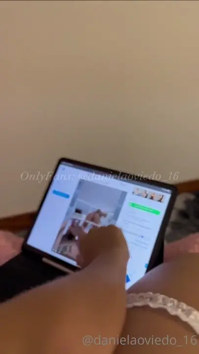 Daniela Oviedo Fucks Her Black Dildo