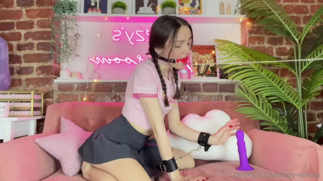 LizzyMilkies' Lusty BDSM Masturbation