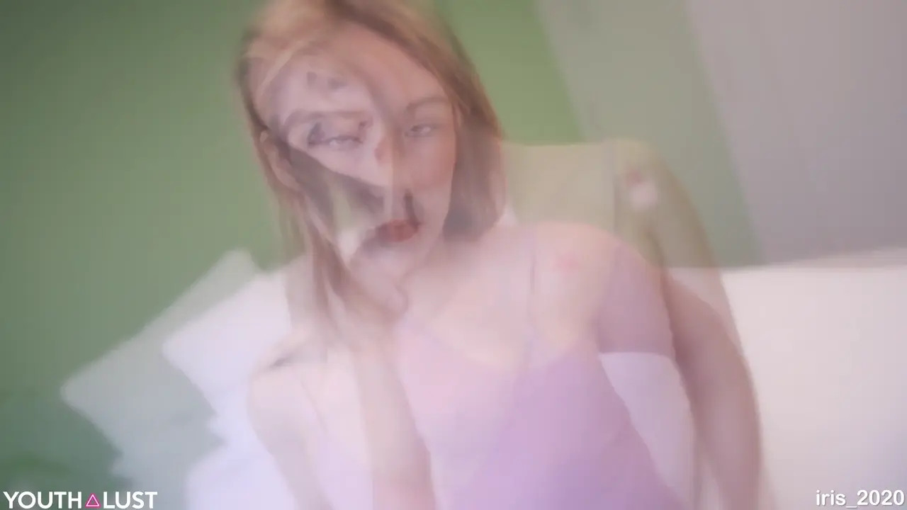 Pretty Iris_2020 In Her Very First Sex Tape