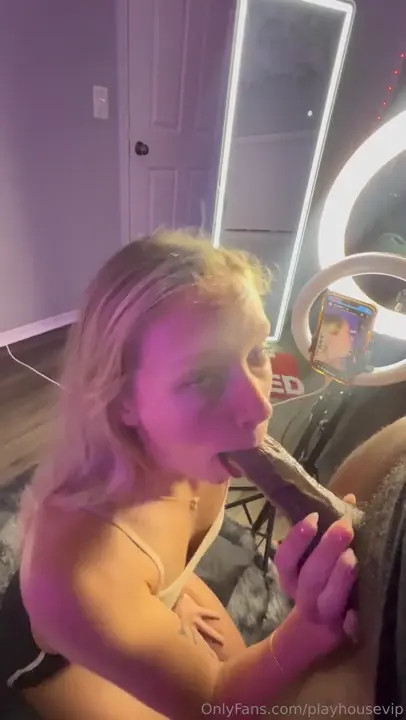 Badbarbiepriv Sucks A BBC Live On Stream