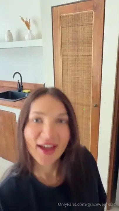 Fresh Drop of Gracewearslace's Big Ass & Natural Tits in HD  