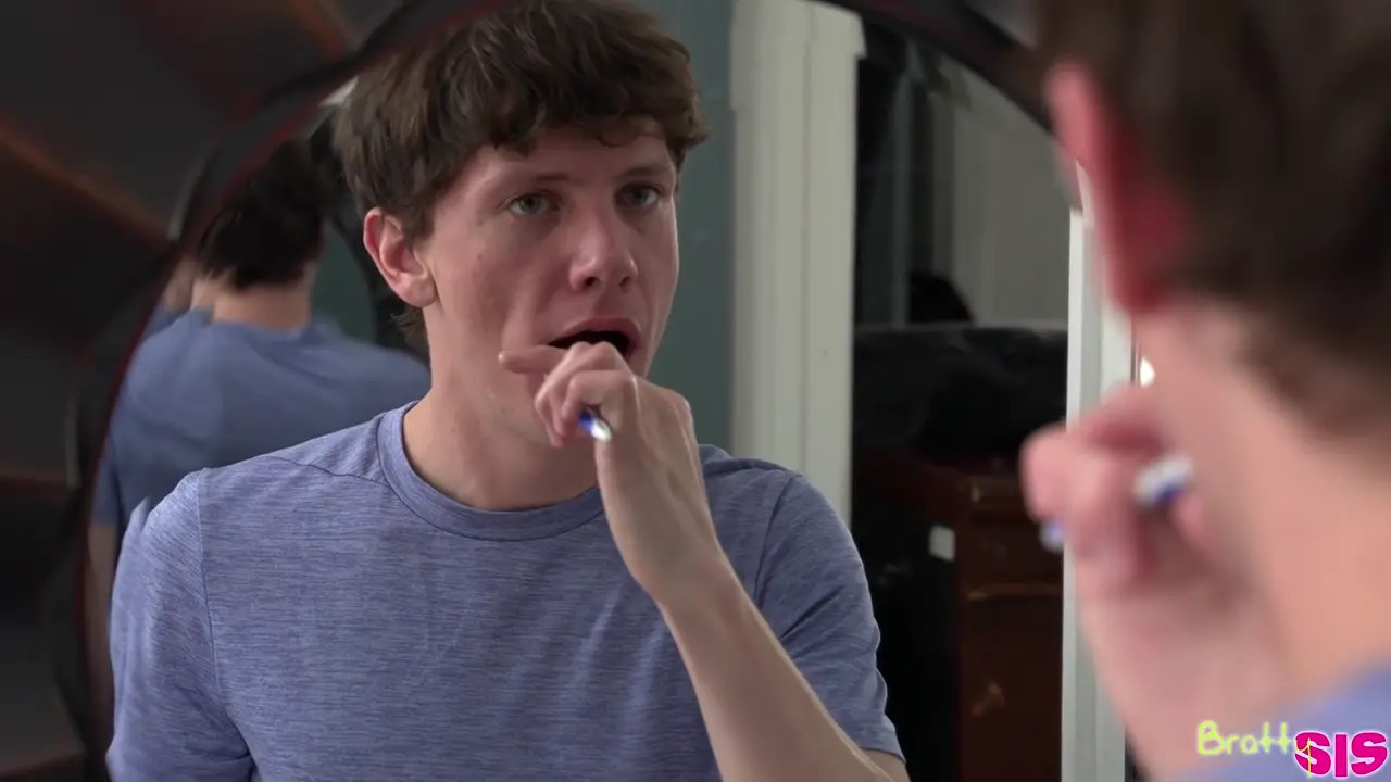 Jessie_Saint666 Fucks Her Stepbro On The Couch - ePornLeak