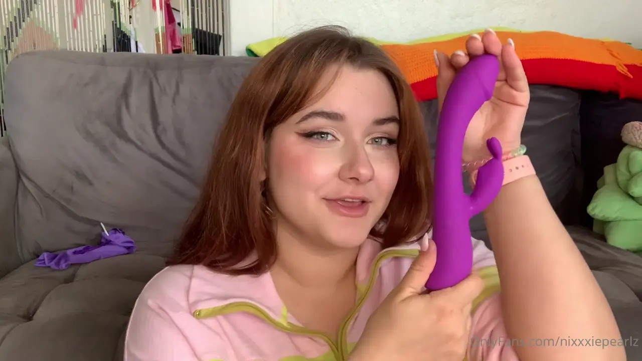 Nixxxie Gets Wet After Playing With Her Pussy