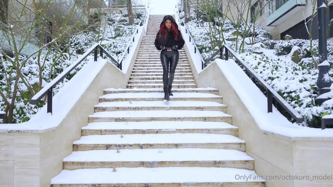 Black Widow Octokuro Pleases A Girthy Cock