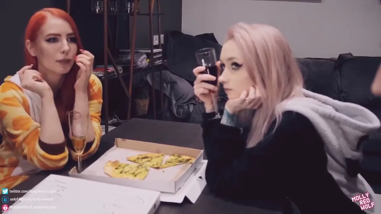MollyRedWolf Fucks Her Bestie And Some Guys In A Foursome