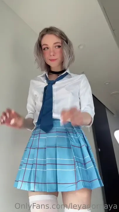 Schoolgirl Leya Gornaya Fingers Her Wet Pussy - ePornLeak