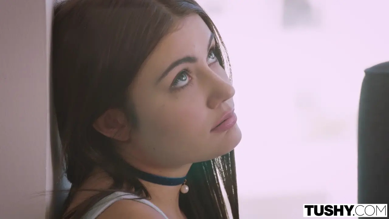 Adria Rae & CassidyXKlein Get Fucked In Their Asses - ePornLeak