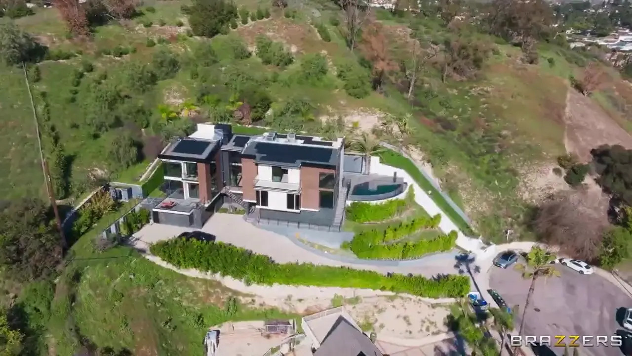 Madison Ivy And Angela White Get Plowed By A Single BBC