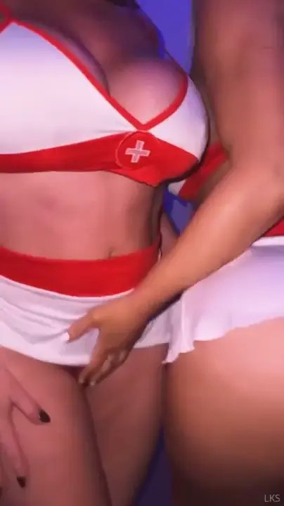 Sophie Dee And Laci Kay Somers Play With A Dildo Using Their Tits - ePornLeak