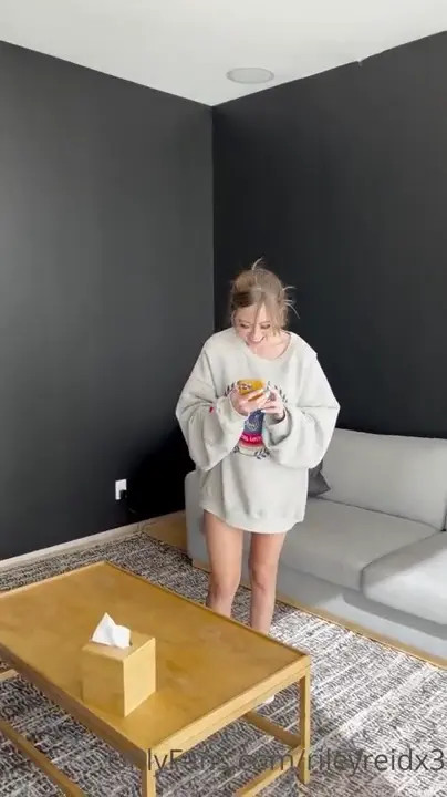 Riley Reid Is Bored So Her Guy Entertains Her With Dick