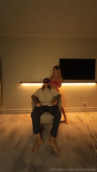 Rebecca McLeod & Polly Wigney Give A Double BJ