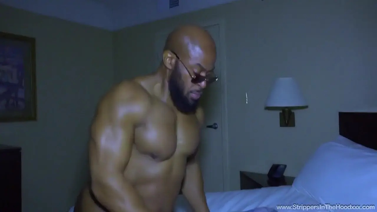 Allison Bloom Gets Fucked While Wearing Shades