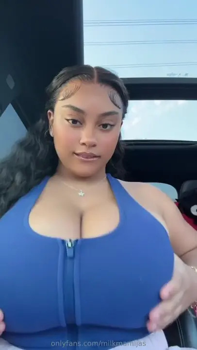 Milkmamijas Jiggles Her Big Tits In The Car