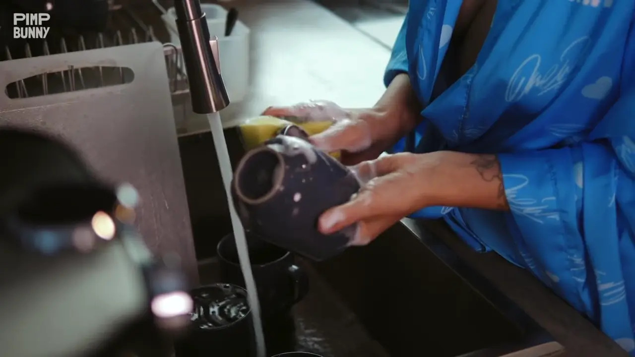 Fucking ImMayBee In The Kitchen Finishes With Cum In Her Mouth - ePornLeak