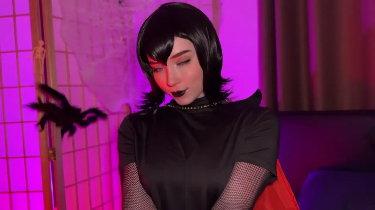 Sweetie Fox's Mavis Gets Plowed In Doggy