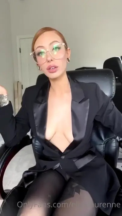 Elise Laurenne Bounces For Pleasure On A Dildo - ePornLeak