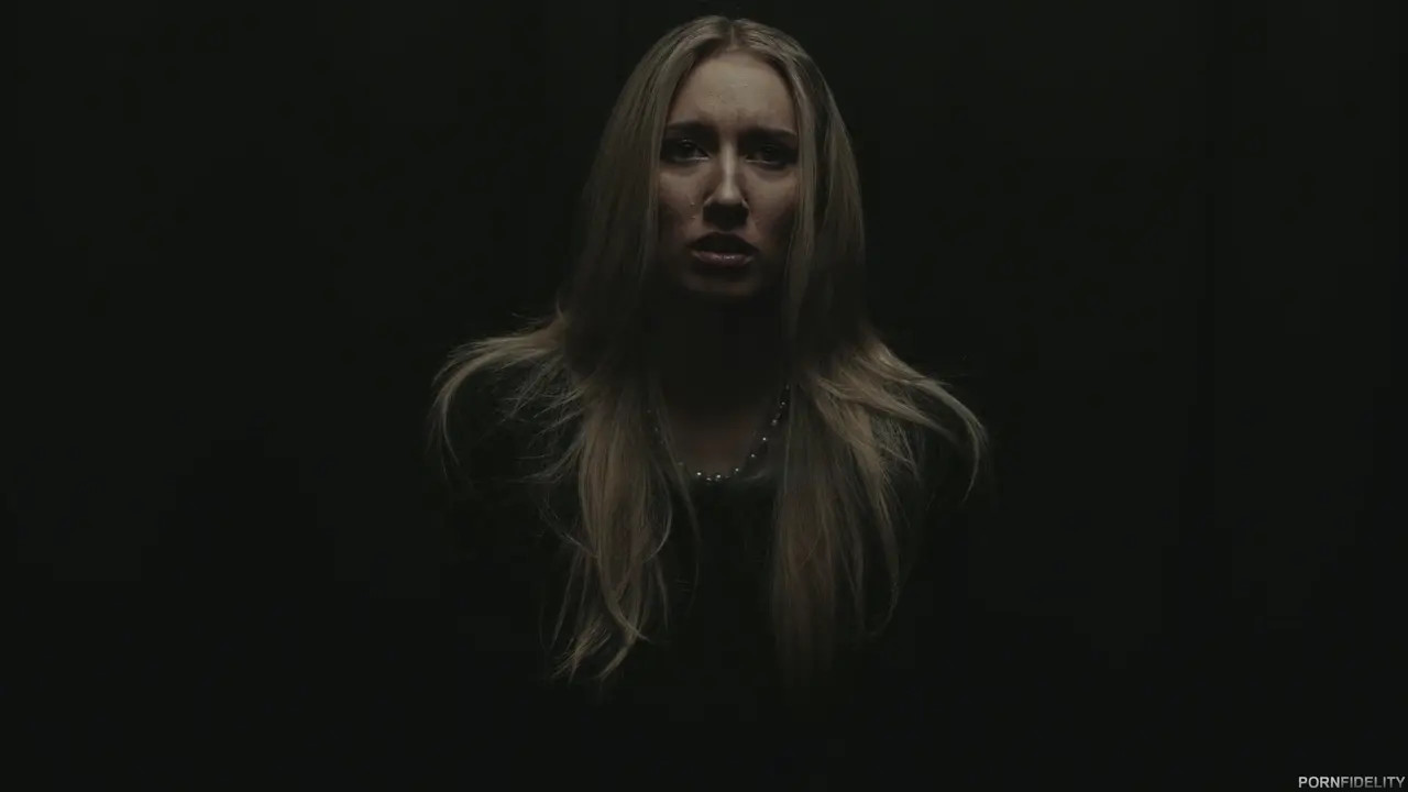 Riley Reyes Seduces And Fucks Her Neighbor - ePornLeak