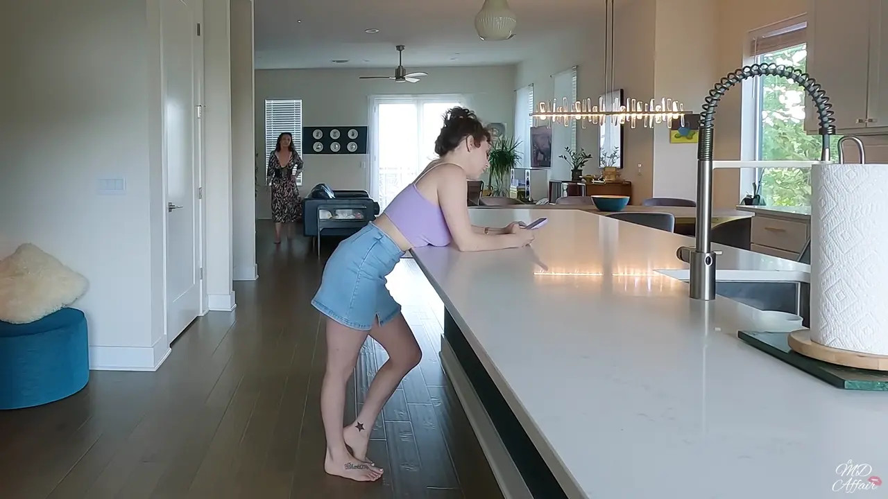 YourFavoriteMommy Screws Savvy Star With A Strapon - ePornLeak