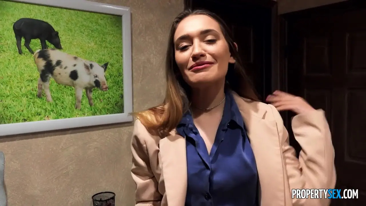 Spicy House Tour With Agent Sera Ryder