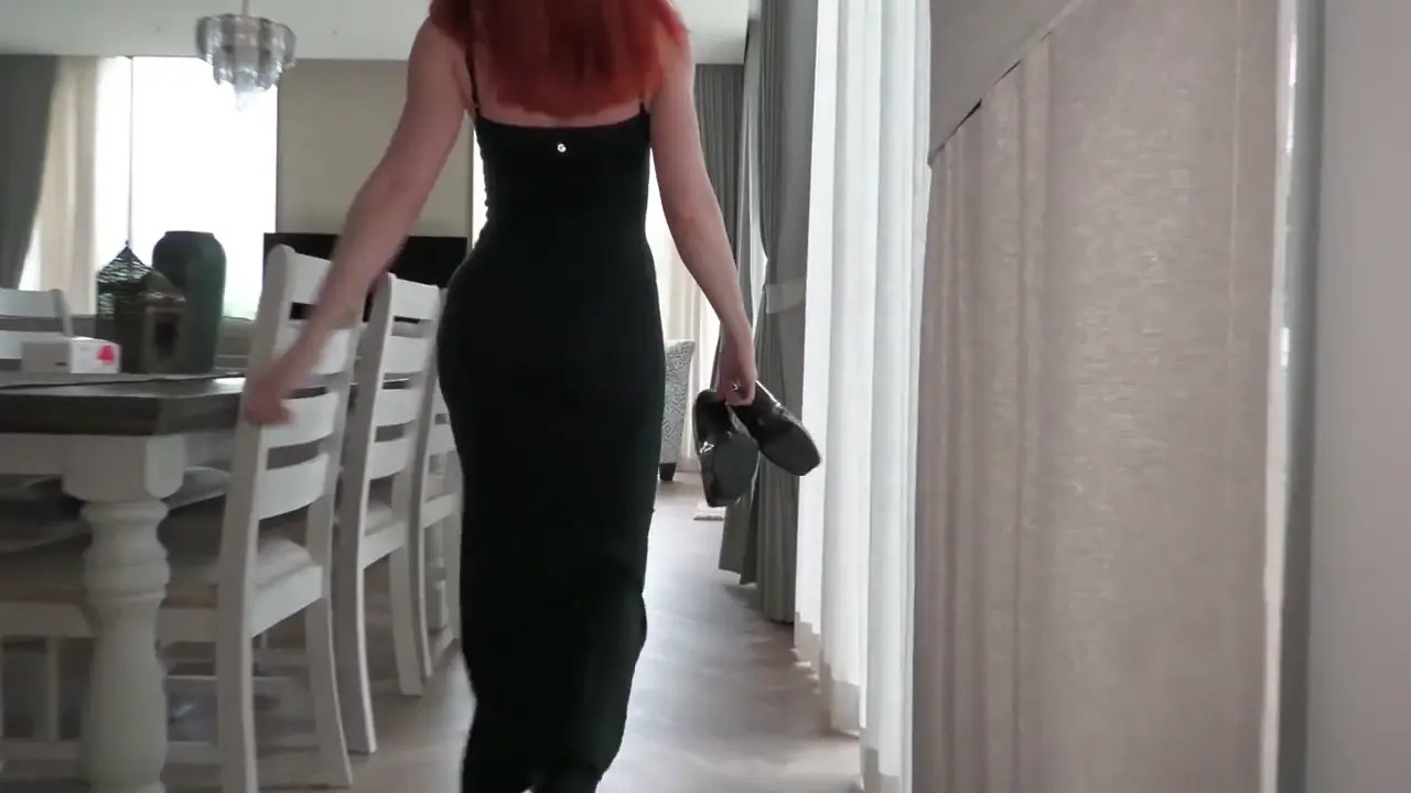 Sweetie Fox Gets Drilled In A Stranger's House - ePornLeak