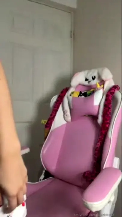 Parkesiitaa Pumps Her Pussy With A Dildo