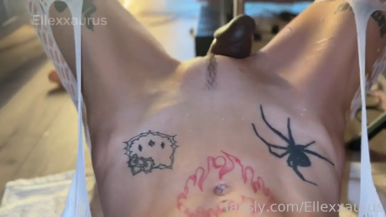 Ellexxaurus Gets Drilled By A Fucking Machine - ePornLeak