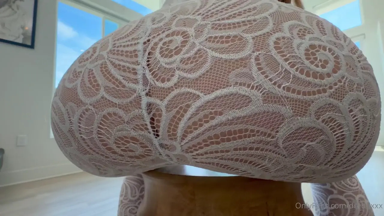 Private Sessions with Lilith Grace Featuring Juicy Ass Revealed  
