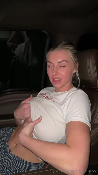 Madison_Skyy Gets Fucked In The Car - ePornLeak