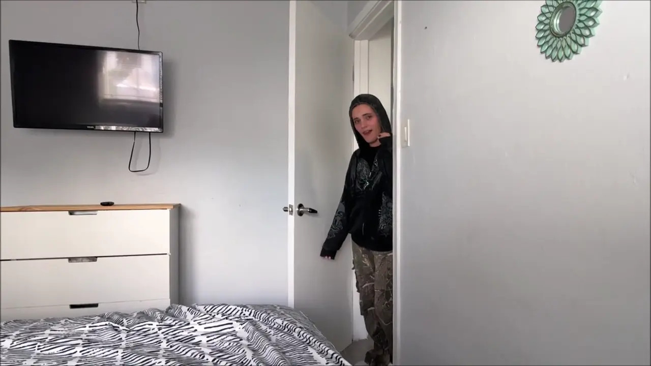 Teen Juniper Ren Gets A Hard Fuck And A Cumshot In Her Mouth