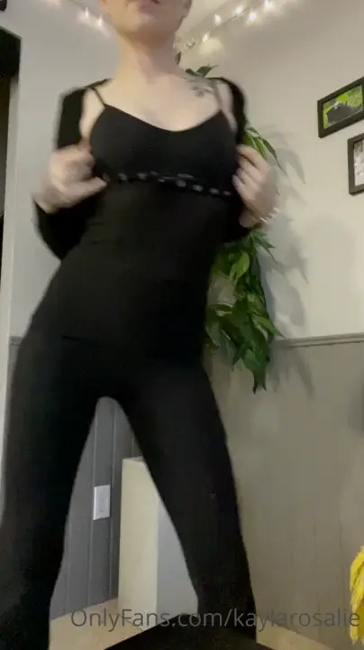 KaylaRosalie Shows Off Her Tattooed Sexy Body