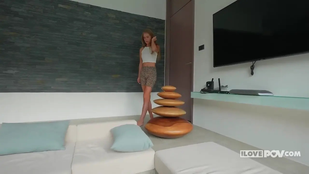 Daria Angel Mounts A Cock Like A Pro