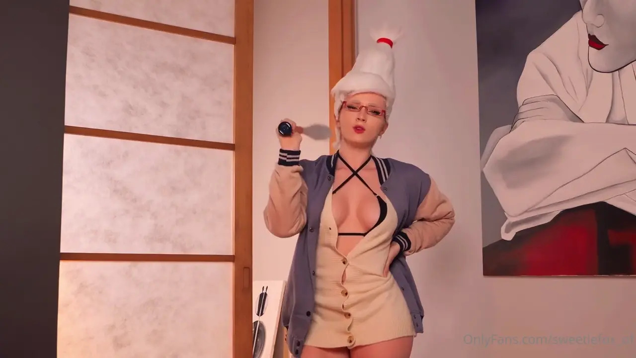 Sweetie Fox Gives A Dildo A Blowjob While Cosplaying As DanDaDan