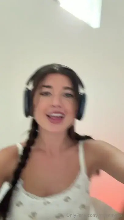Petite Paige Insco's Raw & Real Moments Exposed in HD  