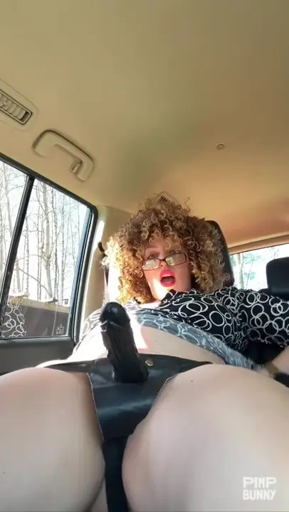 Hanna Cnez's Car Strap-On Play