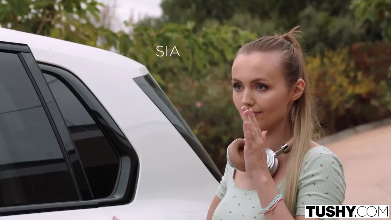 Sia Siberia's Anal Sex With Her Dad's Friend
