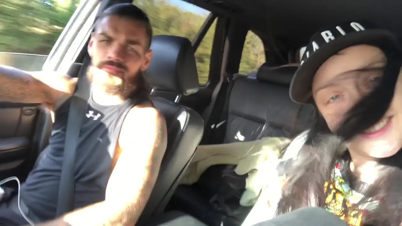 Goth Alessa_Savage Gives Messy BJ In The Car