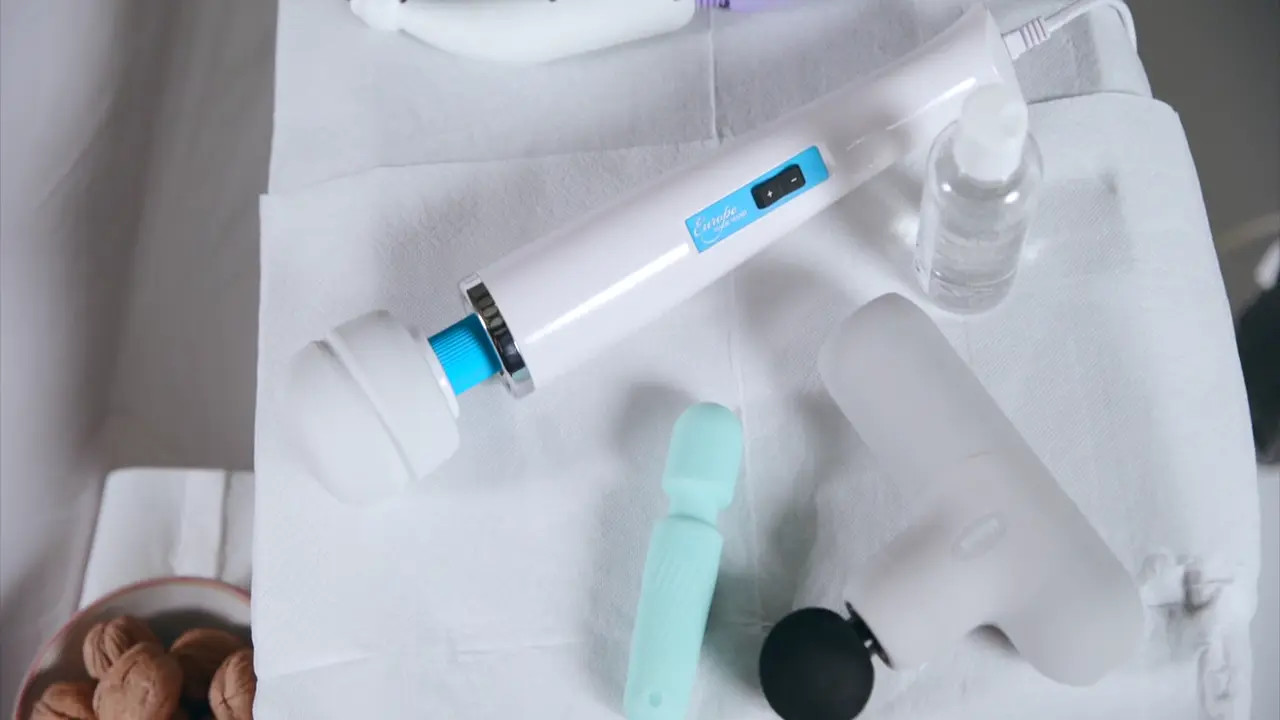 Exclusive Leak: Anna Ralphs's Sensual Rubber Dildo Moments  