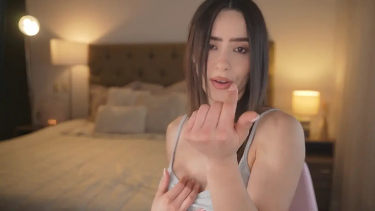 Eimi Girl Mounts Her Dildo On The Bed