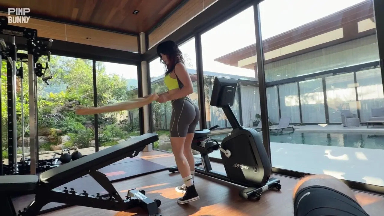 Exclusive Leak of Gym Goddess Anna Ralphs in Intimate Fitness Scenes  